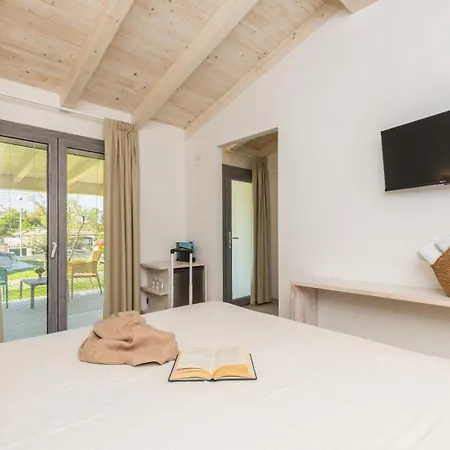 Giulia 3* ארבאטקס